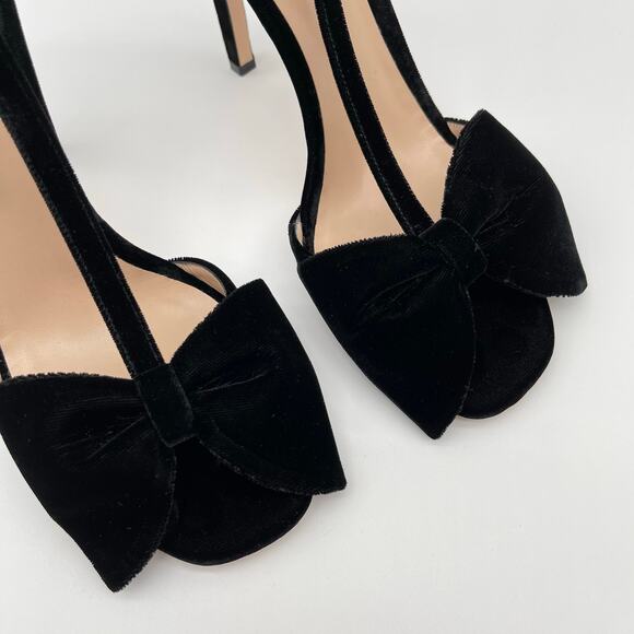 TOM FORD | Velvet Brigitte Sandal in Black T-Strap Open Toe Bow Heels 40 / 8.5 - Picture 6 of 16